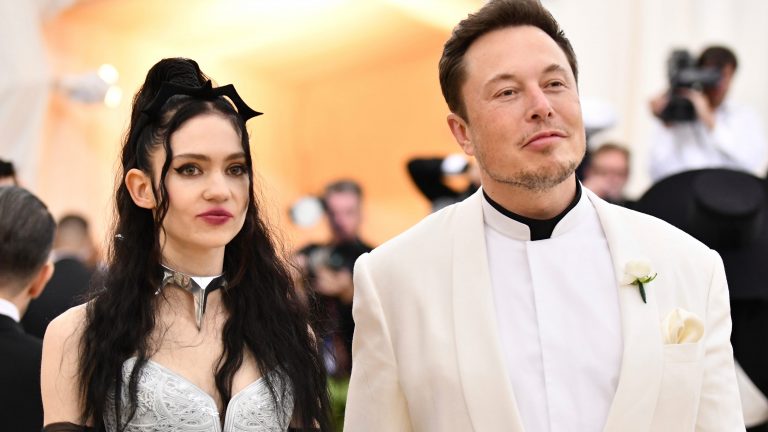 Elon Musk și-a botezat copilul ”X AE A-12”