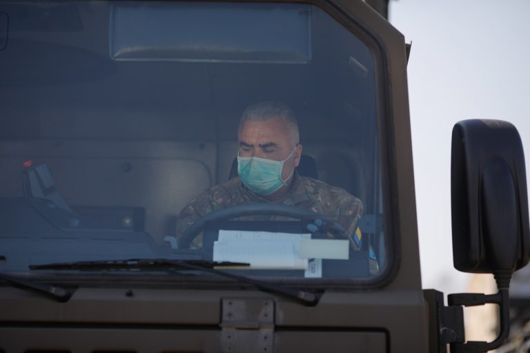 Un convoi de 20 de camioane cu echipamente sanitare oferite Republicii Moldova va pleca astăzi spre Chişinău