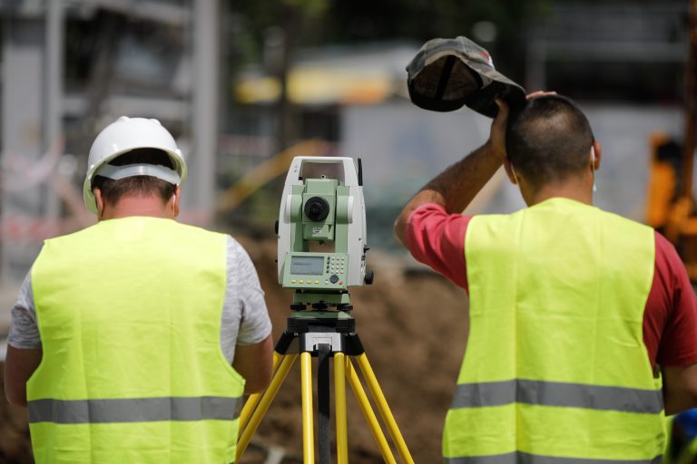 ANALIZĂ | 1 iunie, zi fatidică pentru 130.000 de companii din România. Ce decizie grea vor trebui să ia