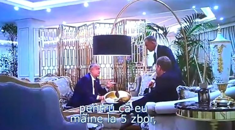 VIDEO | Dodon, filmat când primește o geantă cu bani de la Plahotniuc: „Dați lui Costea și mâine îi va da lui Cornel”