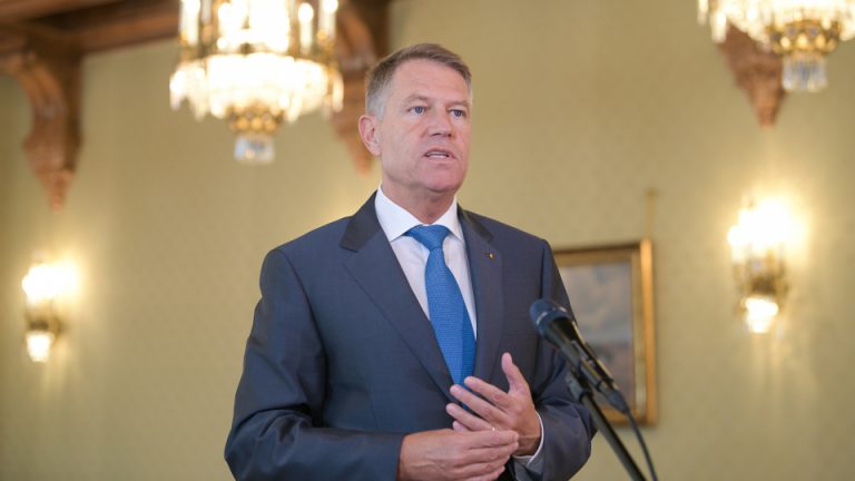 Iohannis, după atacul armat din Praga: Sunt consternat de împuşcăturile de astăzi din Praga, care au dus la pierderea atâtor vieţi nevinovate