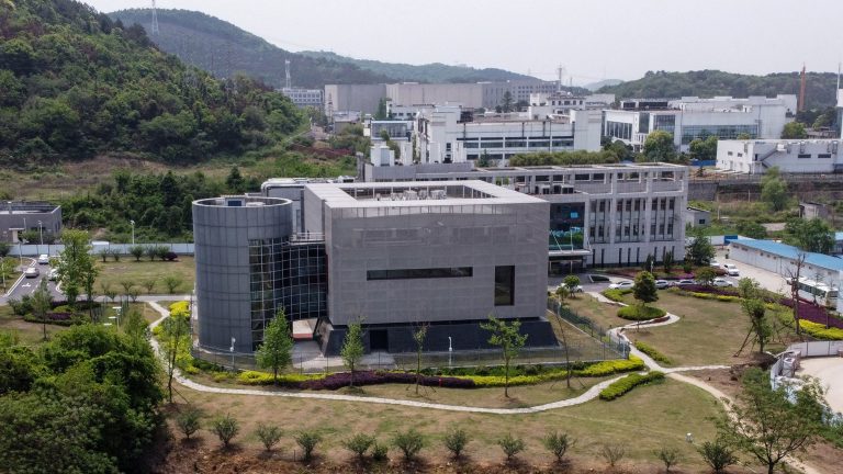 Ce secrete ascunde laboratorul chinez din Wuhan, acuzat de Mike Pompeo că este la originea noului coronavirus