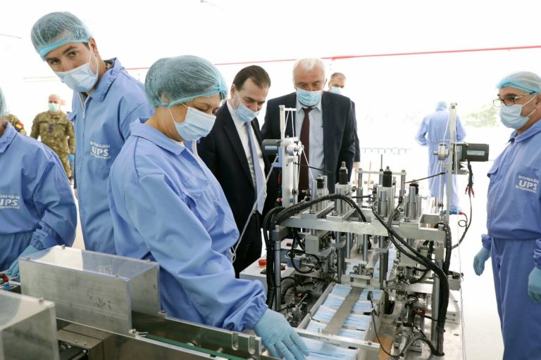 Ludovic Orban cere o anchetă după ce linia de fabricație a măștilor de la Romarm, achiziționată din China, s-a stricat
