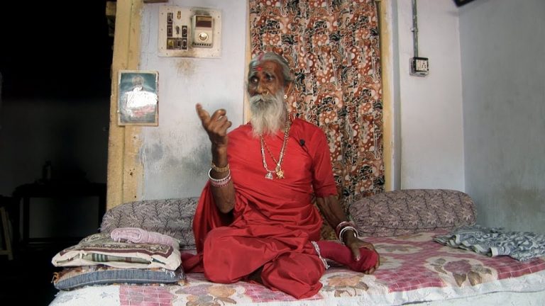 VIDEO | Un yoghin indian care susținea că nu s-a mai hrănit în ultimii 80 de ani a murit la 90 de ani