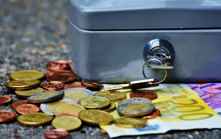 Navigating the waves of the global debt