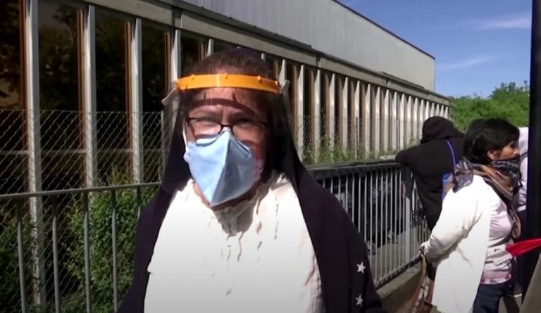 VIDEO | Fața mai puțin cunoscută a Elveției: peste 1.000 de oameni au stat la coadă în Geneva pentru a primi alimente gratuite