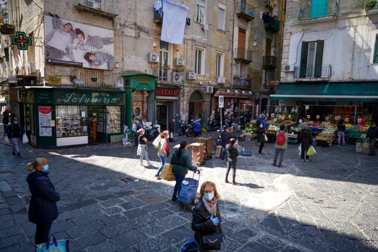 Italia se apropie de carantina totală