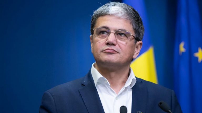 Marcel Boloş, întrebat dacă preferă Biserica faţă de politică: Da, de departe! / E mare lucru că în România avem în coaliţia de guvernare oameni care sunt aproape de Dumnezeu