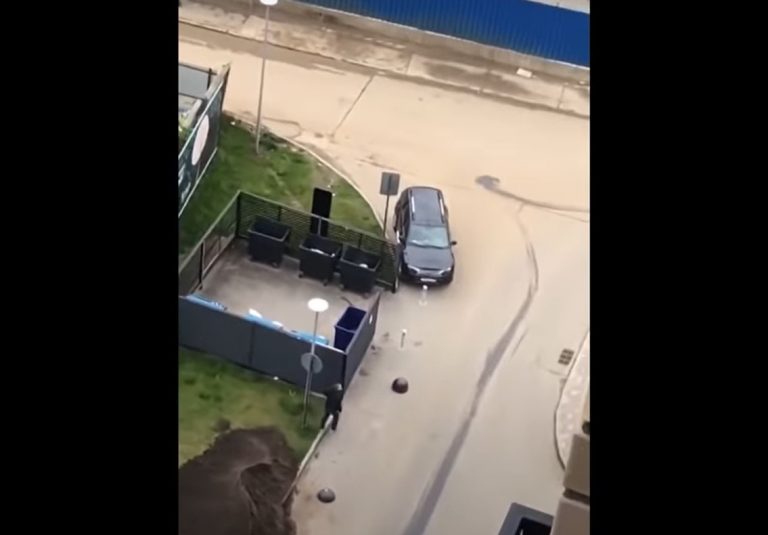 VIDEO | Mânie în stil rusesc. Un conflict în trafic, în Moscova, a sfârșit într-o luptă cu mitraliere, în plină zi