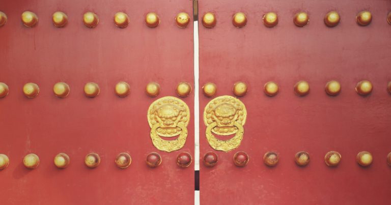 Pericolul „colonizării” chineze a Europei. Analiză dură la adresa UE și Chinei semnată de șeful celui mai influent grup media european