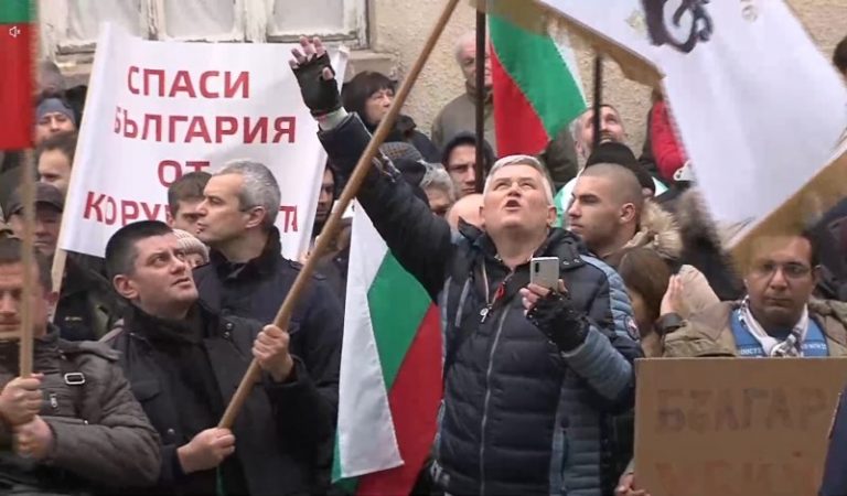 Un partid pro-rus provoacă tulburări la Sofia. Vrea să dărâme guvernul din cauza restricțiilor