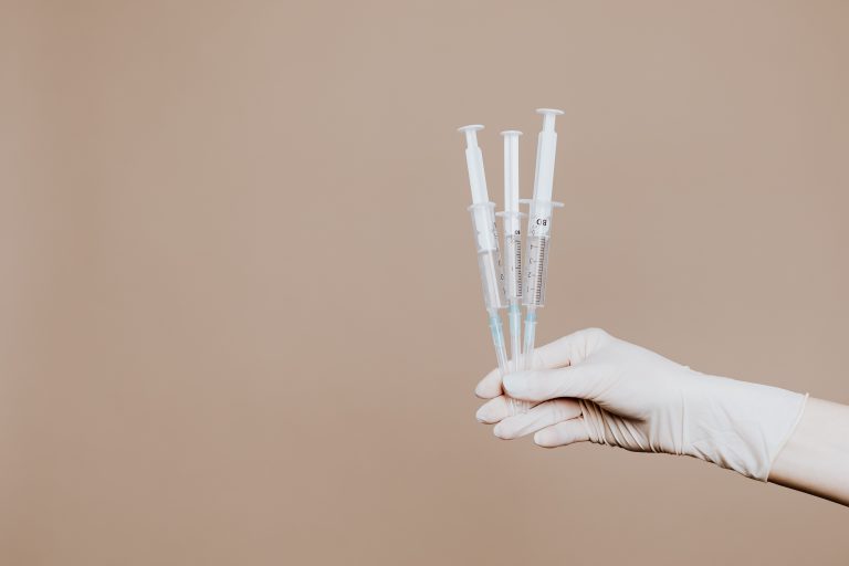 Un ministru belgian a dezvăluit lista secretă cu preţurile vaccinurilor împotriva COVID-19 plătite de UE