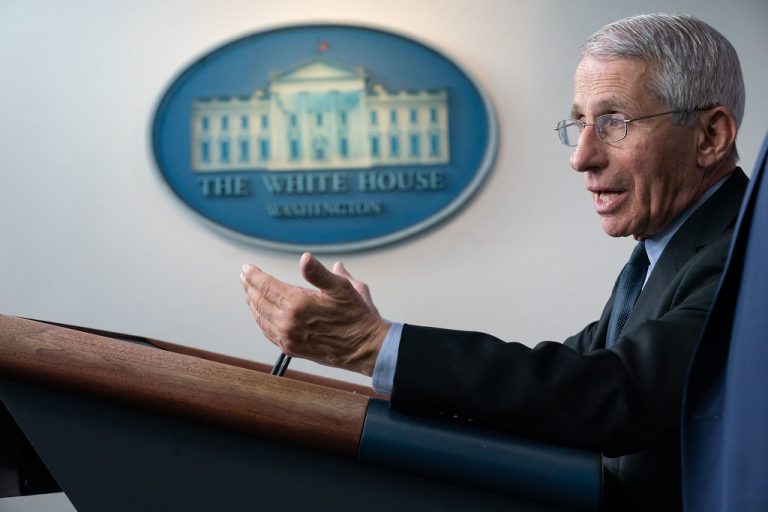 Anthony Fauci: Este ”aproape sigur” că Omicron nu este o variantă mai gravă decât Delta