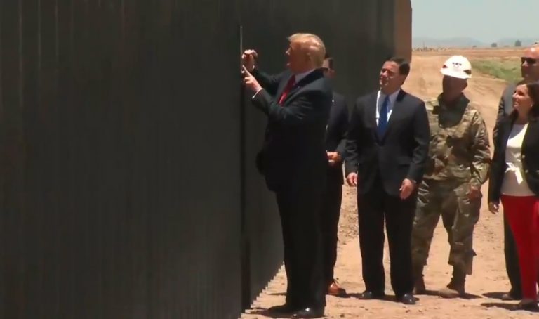 VIDEO | Trump laudă virtuțile nebănuite ale zidului dintre SUA și Mexic: „A oprit covidul, a oprit tot”