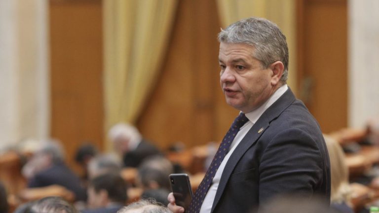 Senatorul PSD Florian Bodog s-a cazat la hotel, pe banii statului, ca medic expus riscurilor infectării cu Covid-19