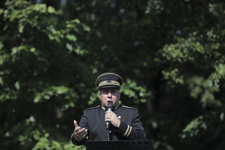 Un celebru cântăreț român are COVID 19 și a fost internat
