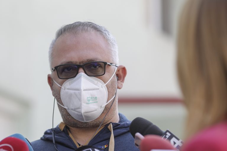 VIDEO | Percheziţii în Bucureşti şi Ilfov în legătură cu achiziţia de măşti. Fostul director al Unifarm, vizat de anchetă