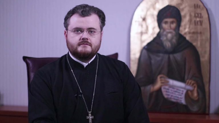 BOR nu a reușit să-l instaleze pe consilierul Patriarhului Daniel, Ionuț Mavrichi, în CNCD