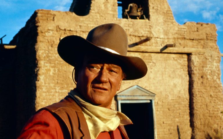 Politicieni democrați cer schimbarea numelui Aeroportului ”John Wayne”, din cauza trecutului rasist al actorului