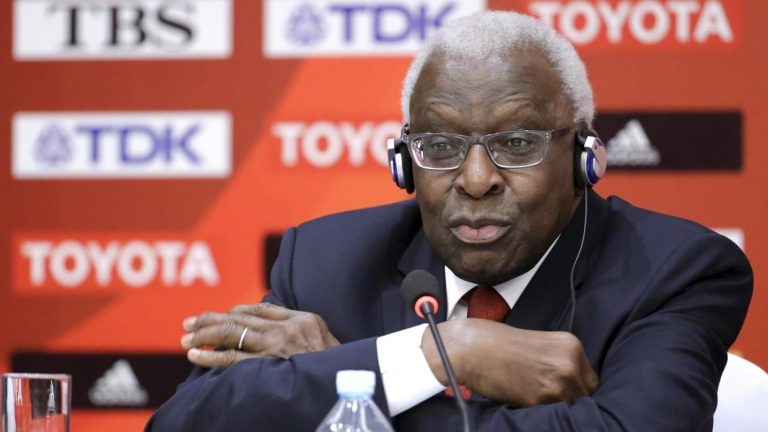 Procesul în care fostul preşedinte IAAF Lamine Diack este acuzat de corupţie a început la Paris