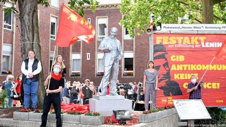 Lenin renaște în Germania de vest. O statuie a fondatorului comunismului, inaugurată în Gelsenkirchen de un partid de extremă-stângă