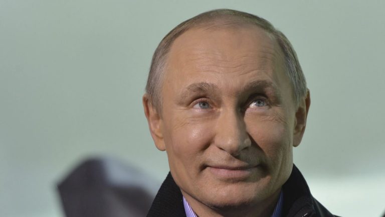 „Patriotism” al vaccinului în taină: Kremlinul spune că numele vaccinului pe care îl va primi Putin va fi ţinut secret