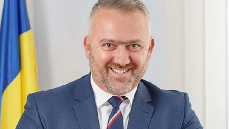 Adrian Ionel, fost director Unifarm, cercetat de DNA: Dacă se făcea licitație publică, s-ar fi pierdut vieţi omeneşti
