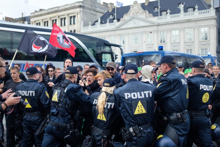 Europol, semnal de alarmă: Măsurile de izolare, context ideal pentru asaltul extremiștilor asupra societății