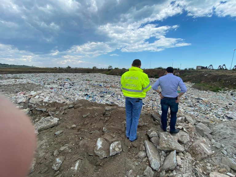 Dezastru ecologic în Portul Constanța, provocat de zeci de tone de deșeuri industriale, menajere și chiar periculoase