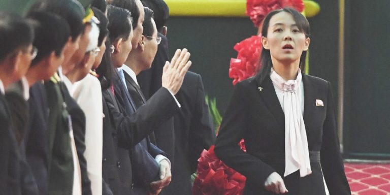 Transfer discret de puteri? Sora lui Kim Jong-un, care este șefa propagandei nord-coreene, ameninţă cu ruperea acordului militar cu Coreea de Sud. „Puroi uman”