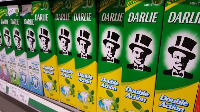 Colgate vrea să-și redenumească o pastă de dinți vândută în Asia deoarece ar avea ”conotații rasiste”