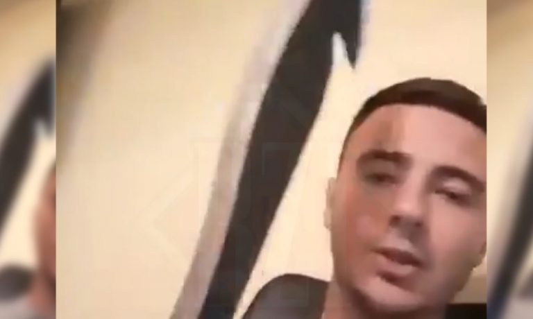 VIDEO | Profesor din Iași, amenințat în stil ISIS de către un student: „Tu ştii că gâtul tău poate să zboare dintr-o singură mişcare?”