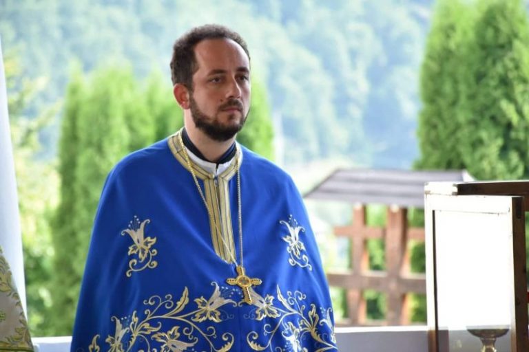 Romanian Orthodox priest: coronavirus deniers and conspiracy theorists read 2-3 sentences on Dr. Google and think they are specialists’