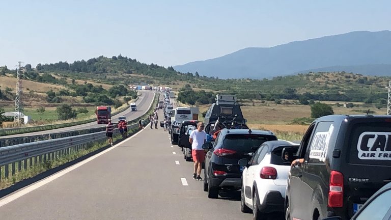 Cozi kilometrice la vama Kulata, singurul punct rutier de frontieră dintre Bulgaria şi Grecia