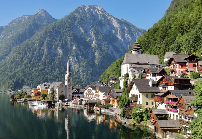 Într-o regiune din Austria se reintroduce obligativitatea purtării măştilor