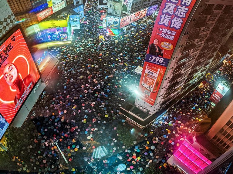 SUA: Vom continua să fim alături de poporul din Hong Kong, care încearcă să răspundă la atacurile Beijingului