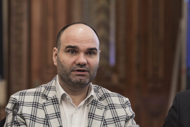 ANI sesizează Parchetul în cazul preşedintelui AEP care şi-a angajat cumnata în funcţia de consilier