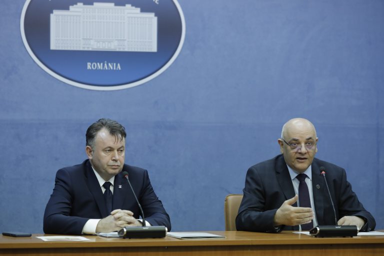 VIDEO | Noi restricții adoptate de autorități: În zonele unde incidența depășește 3 la mie masca e obligatorie în toate spațiile deschise. Se interzic nunțile și botezurile la nivel național