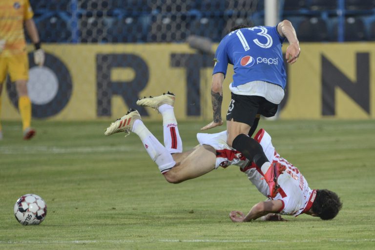 Șase jucători ai lui Dinamo, depistați cu coronavirus