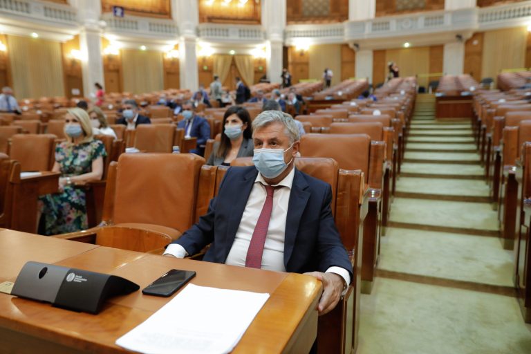 Desfiinţarea SIIJ, pe ordinea de zi a plenului Camerei Deputaţilor