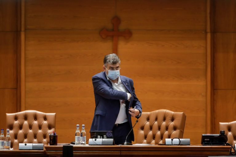 Senatul respinge obligativitatea certificatului verde la locul de muncă / Reacţia lui Cîţu