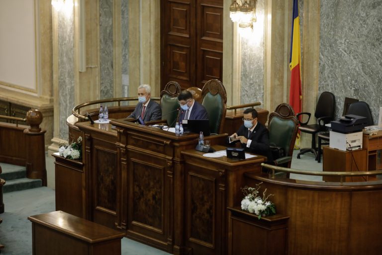 Legea carantinei și izolării, adoptată după zile întregi de tergiversări. Care sunt prevederile finale ale actului normativ