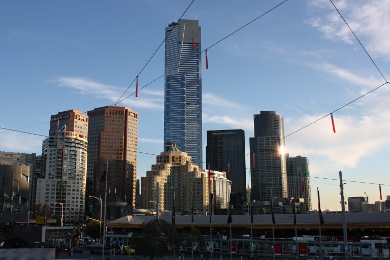 Melbourne intră în izolare. Peste 5 milioane de oameni, băgați în case de Covid