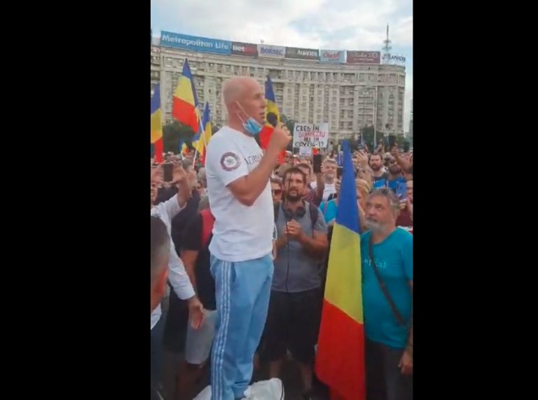 Mugur Mihăescu, despre românii care nu ies în stradă, la proteste: Stau ca melcii acasă