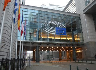 Parlamentul European a aprobat aplicarea acordului tarifar UE-SUA