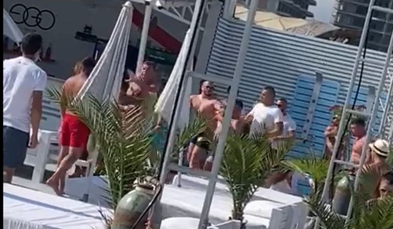 VIDEO | Bătaie între clienții unei terase selecte din Mamaia, din cauza unei melodii rusești. Trei persoane au ajuns la spital