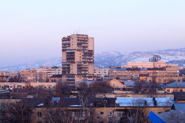 Alarmă sanitară: Ambasada chineză din Kazahstan avertizează cu privire la o pneumonie „mai periculoasă” decât Covid-19