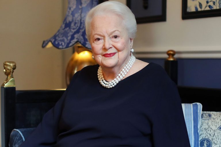 Actriţa Olivia de Havilland, cunoscută din ”Pe aripile vântului”, a împlinit 104 ani