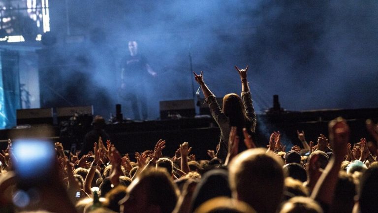 Concert pop cu 4.000 de spectatori, organizat de cercetătorii germani pentru a studia răspândirea coronavirusului