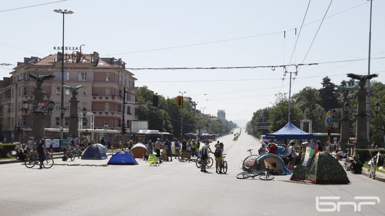 Protestele din Bulgaria: Manifestanții blochează centrul capitalei Sofia şi autostrada spre Grecia